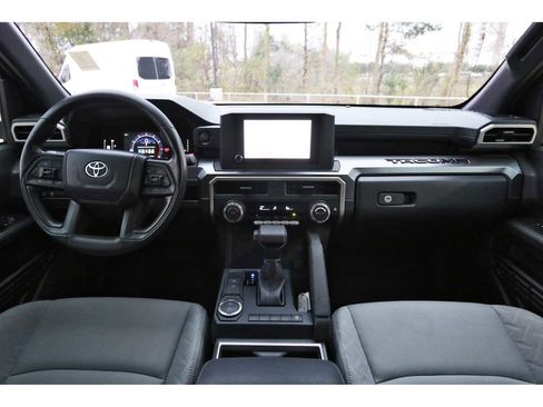 Used 2025 Toyota Tacoma SR5 image 7