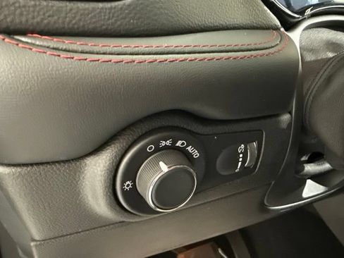 Used 2025 Dodge Durango GT AWD/4WD image 23