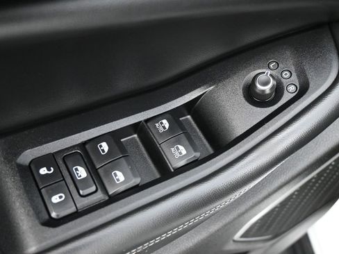 Used 2022 Jeep Grand Cherokee Altitude AWD/4WD image 4