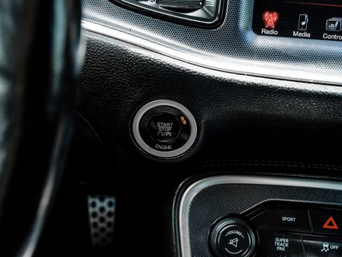 Used 2015 Dodge Challenger R/T Scat Pack w/ Scat Pack Appearance Package RWD image 16
