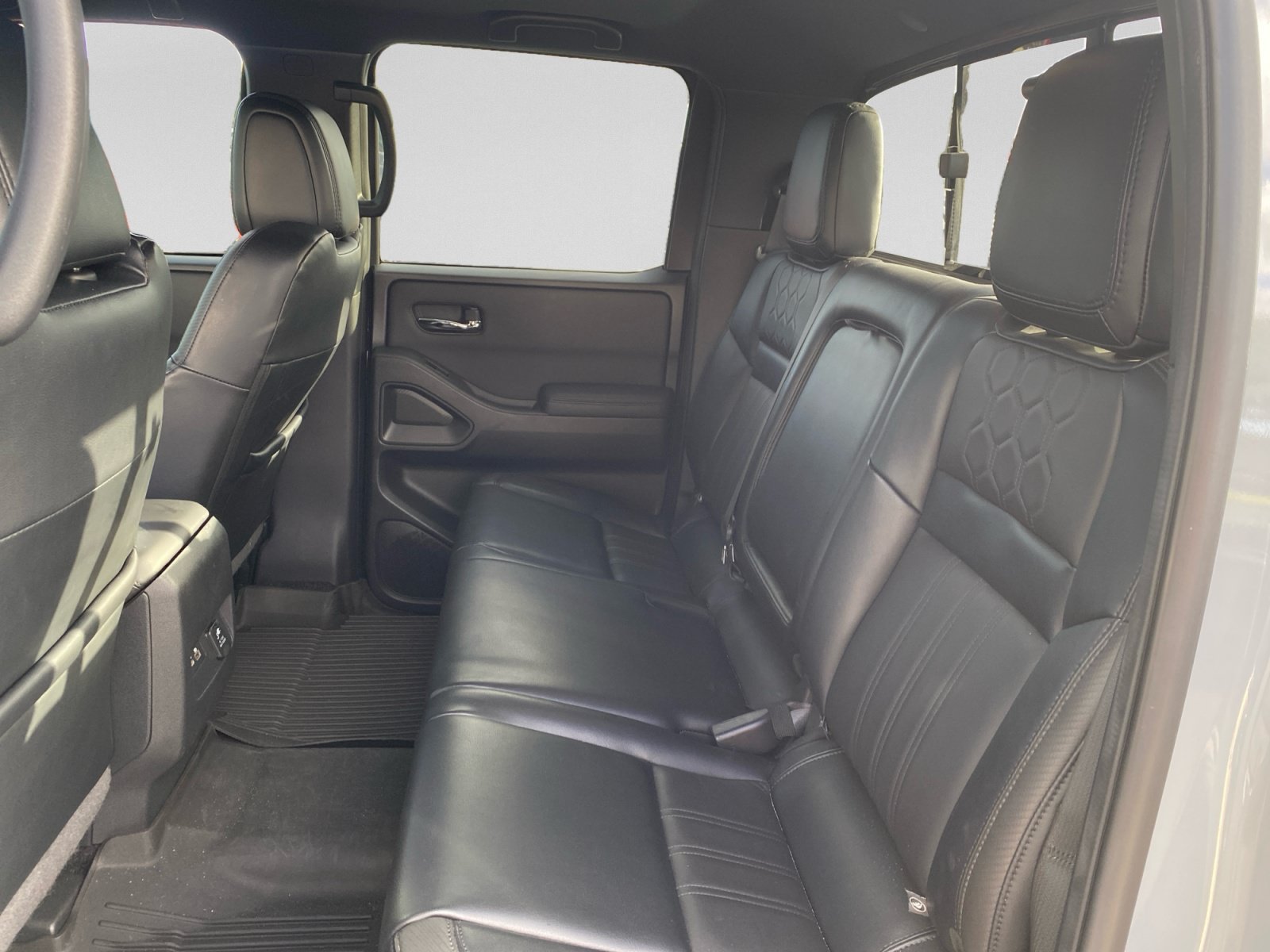 Used 2022 Nissan Frontier Pro-X w/ Pro-X Premium Package RWD image 26