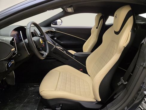 Used 2021 Ferrari Roma image 15