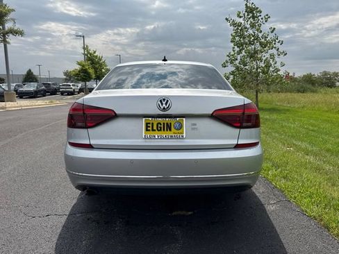 Used 2017 Volkswagen Passat 1.8T SEL Premium FWD image 4
