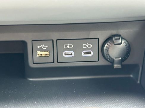 Used 2026 Toyota Highlander Limited image 35