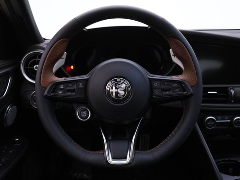 New 2025 Alfa Romeo Giulia w/ Driving Assist Package image 15
