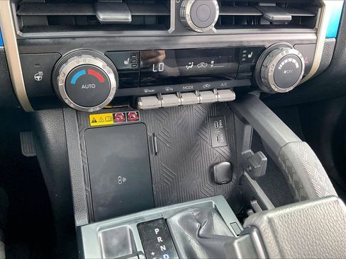Used 2024 Toyota Tacoma TRD Off-Road w/ TRD Off Road Upgrade Package AWD/4WD image 24