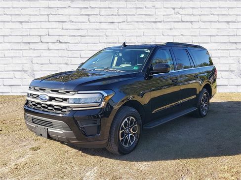 Used 2024 Ford Expedition Max XLT image 4