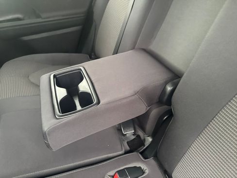 Used 2022 Toyota Highlander LE image 37