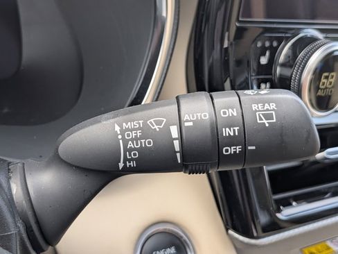 Used 2024 Toyota Highlander Platinum image 29