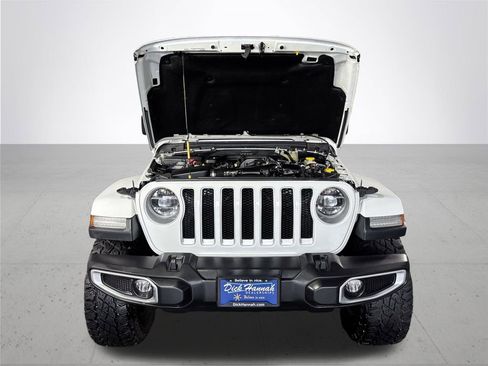Used 2018 Jeep Wrangler Unlimited Sahara w/ Uconnect 4C Nav & Sound Group image 22