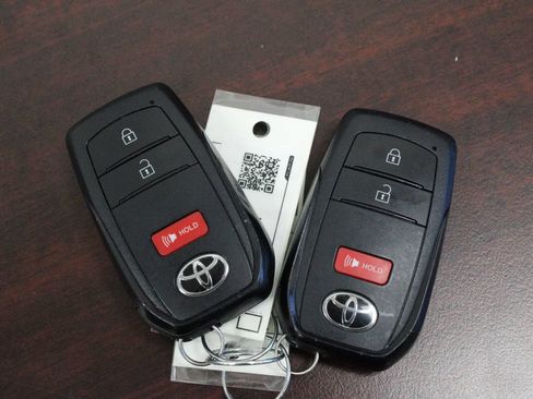 Certified 2024 Toyota Prius Prime FWD image 27