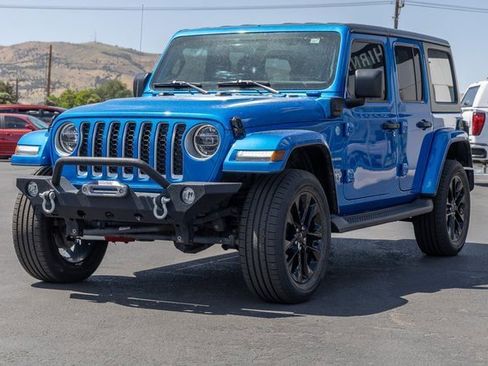 Used 2022 Jeep Wrangler Unlimited Sahara image 32