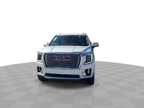 Used 2021 GMC Yukon Denali w/ Denali Premium Package image 3