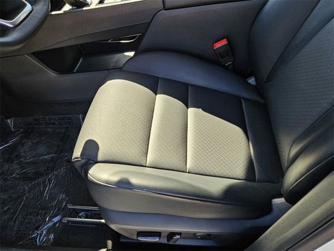 Used 2023 Nissan Rogue SV w/ SV Premium B Package image 13