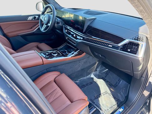 New 2026 BMW X7 M60i image 15
