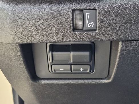 Used 2024 GMC Canyon AT4 w/ AT4 Premium Package image 30