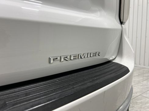 Used 2023 Chevrolet Suburban Premier image 34