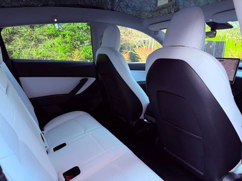 Used 2022 Tesla Model Y Performance image 24