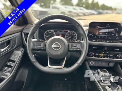 Used 2023 Nissan Rogue SL w/ SL Premium Package image 15