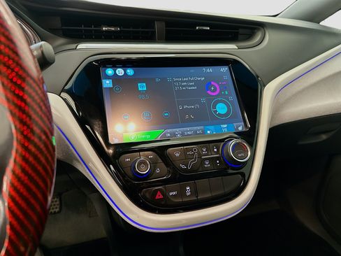 Used 2019 Chevrolet Bolt Premier w/ Infotainment Package image 25