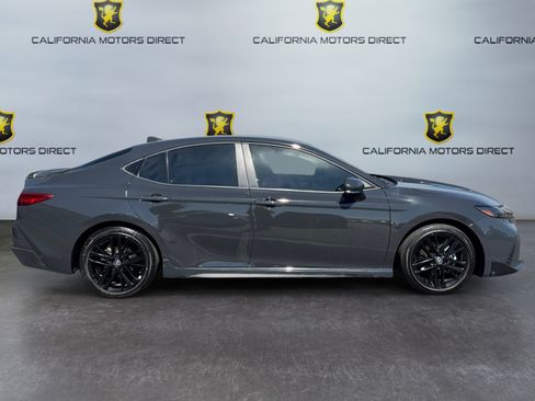 Used 2025 Toyota Camry SE w/ Convenience Package FWD image 6