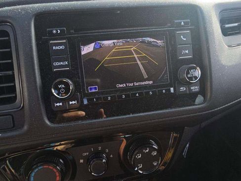 Used 2017 Honda HR-V LX image 27