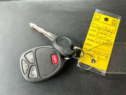 Used 2007 Pontiac Torrent 2WD w/ Preferred Package image 33