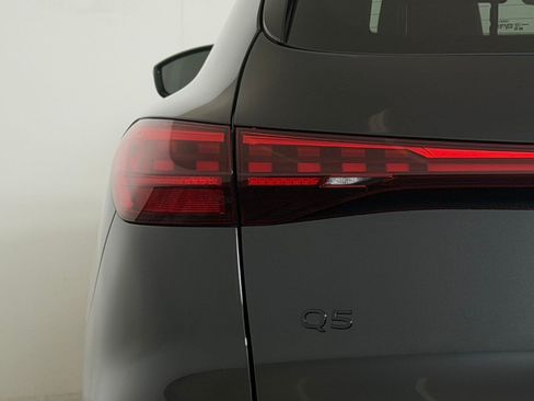 Certified 2025 Audi Q5 Premium w/ Convenience Package AWD/4WD image 29