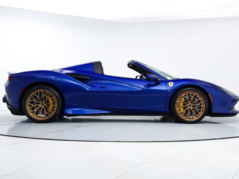 Certified 2022 Ferrari F8 Tributo RWD image 10
