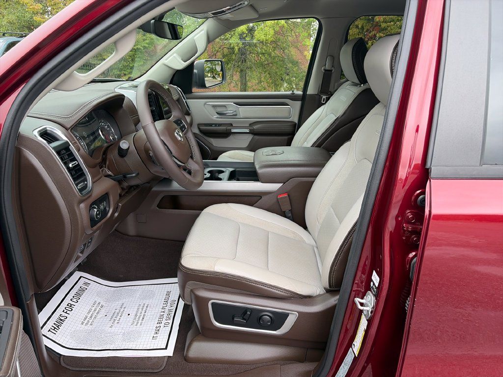 Used 2025 RAM 1500 Laramie AWD/4WD image 10