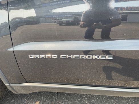 Used 2015 Jeep Grand Cherokee Limited w/ Luxury Group II AWD/4WD image 25