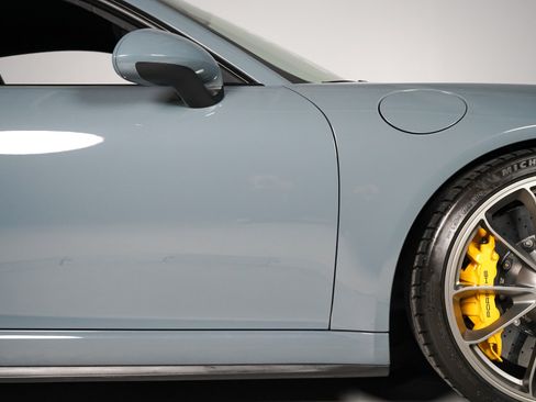 Used 2018 Porsche 911 GT3 RWD image 45