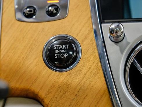 Used 2017 Rolls-Royce Wraith RWD image 25