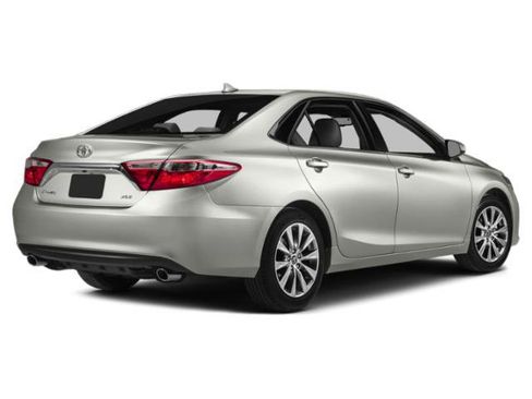 Used 2015 Toyota Camry XSE w/ Moonroof Package FWD image 2