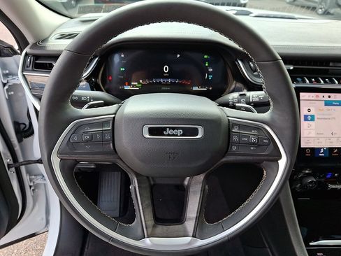 Used 2023 Jeep Grand Cherokee 4WD 4xe w/ Luxury Tech Group II image 21