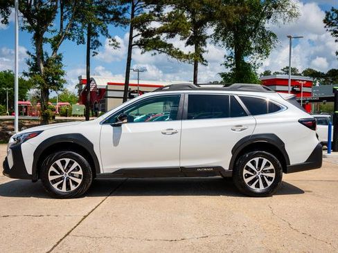 Certified 2025 Subaru Outback Premium image 2