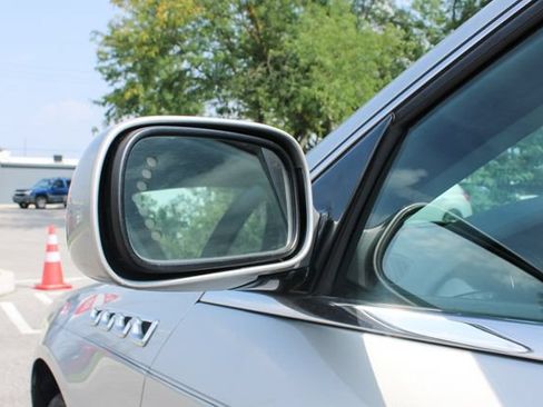 Used 2007 Buick Lucerne CXS w/ Driver Confidence Package FWD image 8