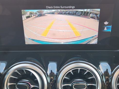 Certified 2022 Mercedes-Benz GLB 250 4MATIC image 19