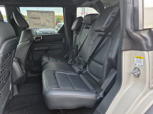 New 2025 Ford Bronco Badlands image 14