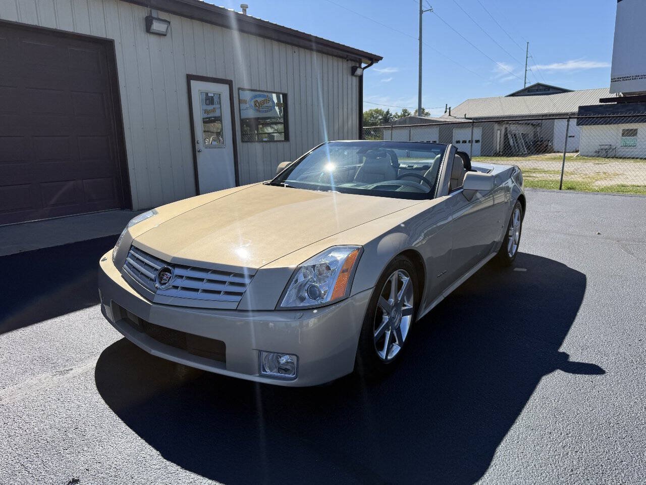 Used 2006 Cadillac XLR RWD image 93