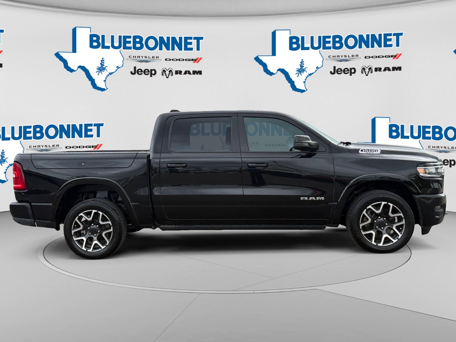 Used 2025 RAM 1500 Laramie w/ Laramie Southwest Edition AWD/4WD image 4