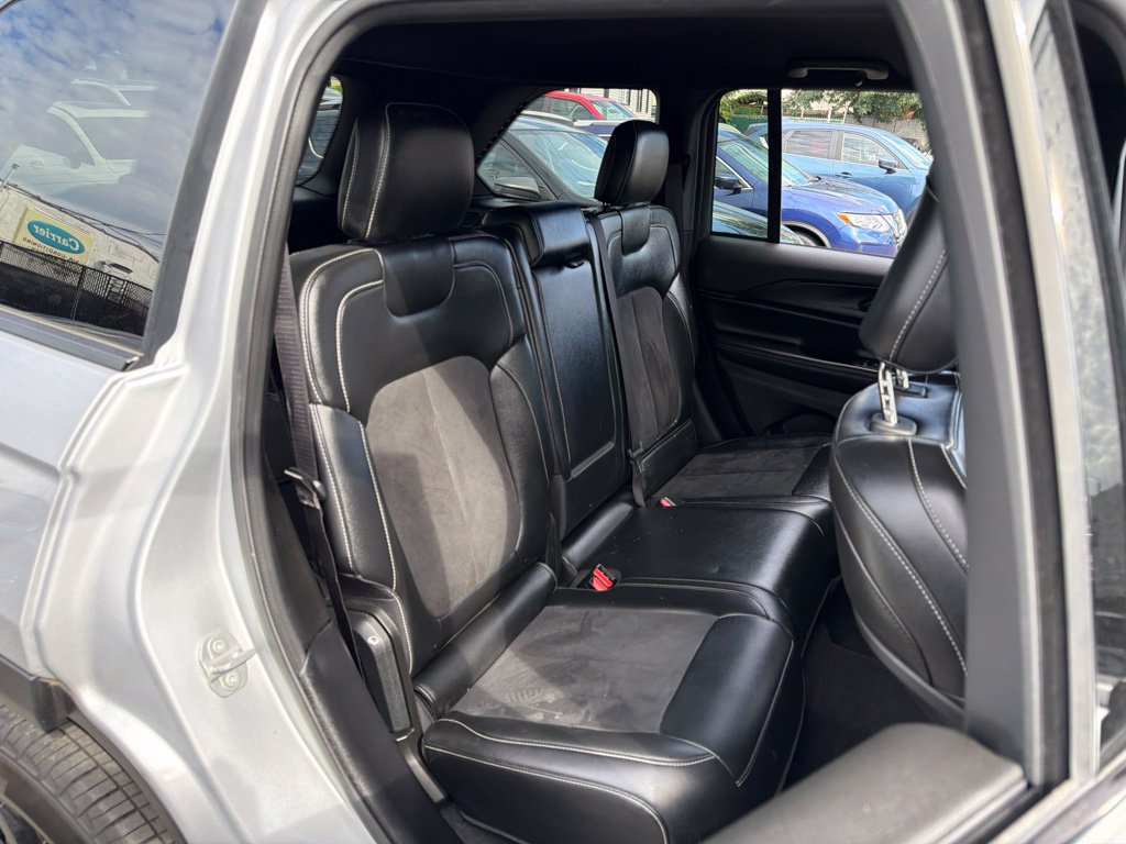Used 2024 Jeep Grand Cherokee Altitude RWD image 13