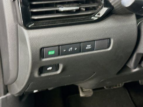 Used 2024 Nissan Sentra SV w/ All-Weather Package image 17