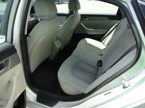 Used 2019 Hyundai Sonata SE FWD image 11