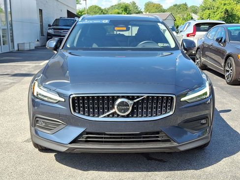 Certified 2023 Volvo V60 B5 Cross Country Plus image 2