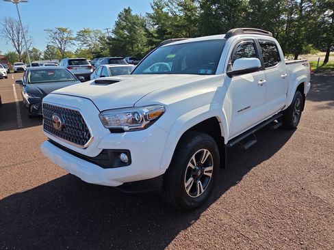 Certified 2019 Toyota Tacoma TRD Sport AWD/4WD image 7