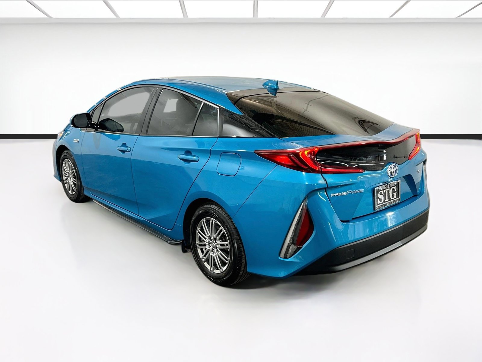 Used 2020 Toyota Prius Prime FWD image 6
