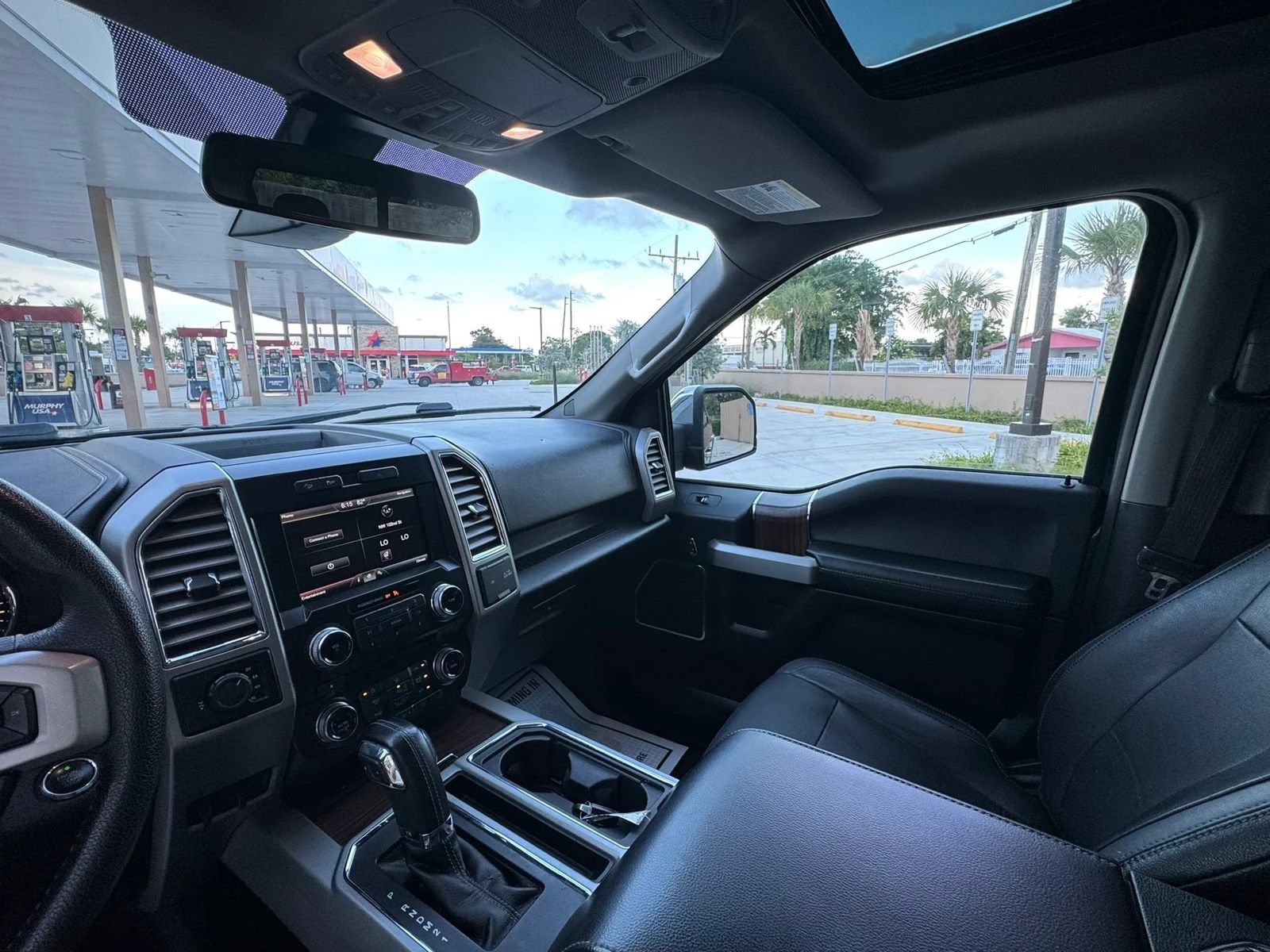 Used 2015 Ford F150 Lariat w/ Equipment Group 502A Luxury AWD/4WD image 45