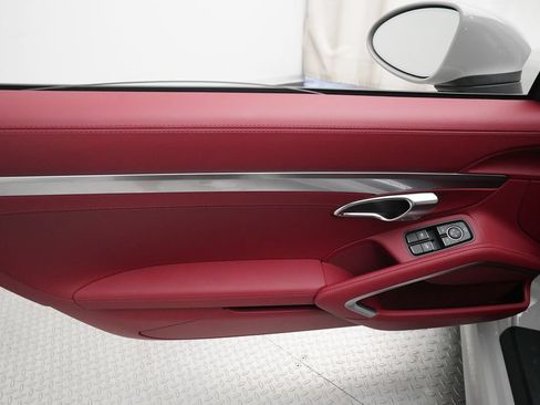 Certified 2025 Porsche 718 Cayman GTS RWD image 11
