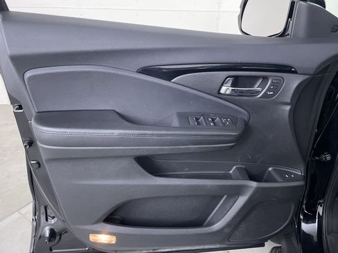 Used 2017 Honda Pilot Elite image 10